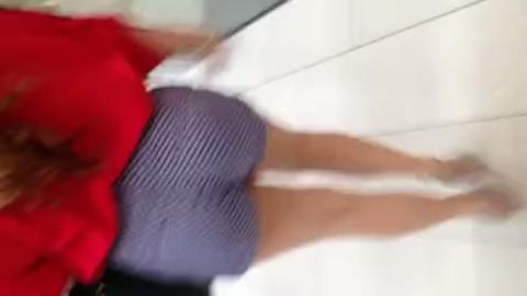 56585