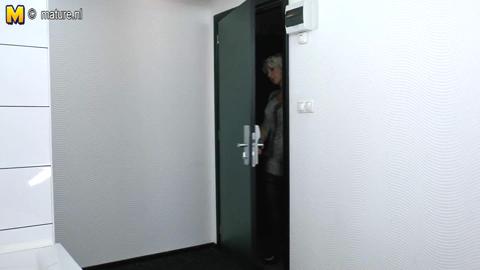 53130